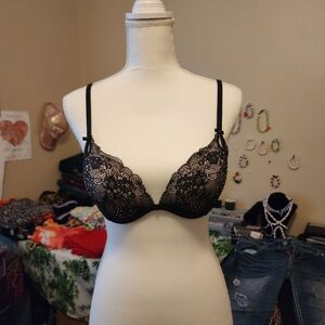 WOMAN'S BRA